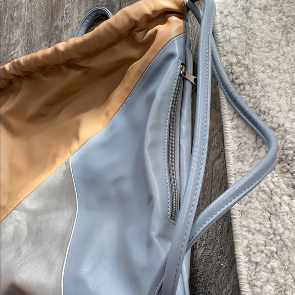 Back pack - Picture 3 of 4